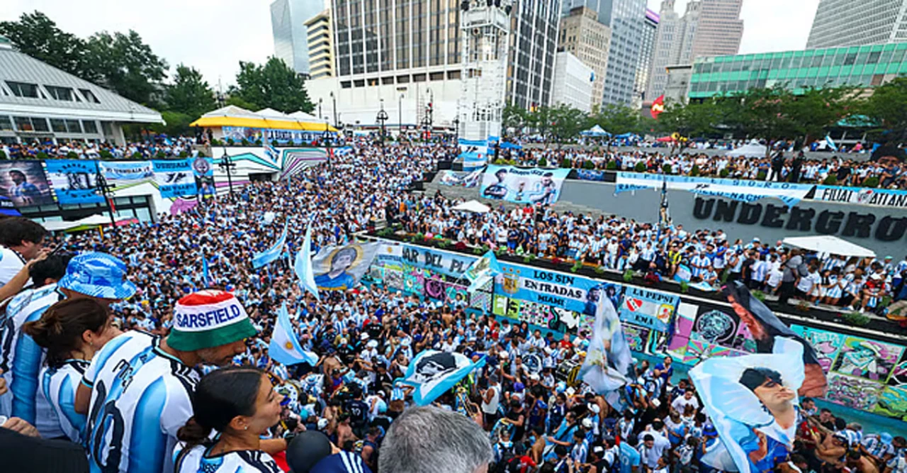 Blue-and-White Festival Even Before the Match