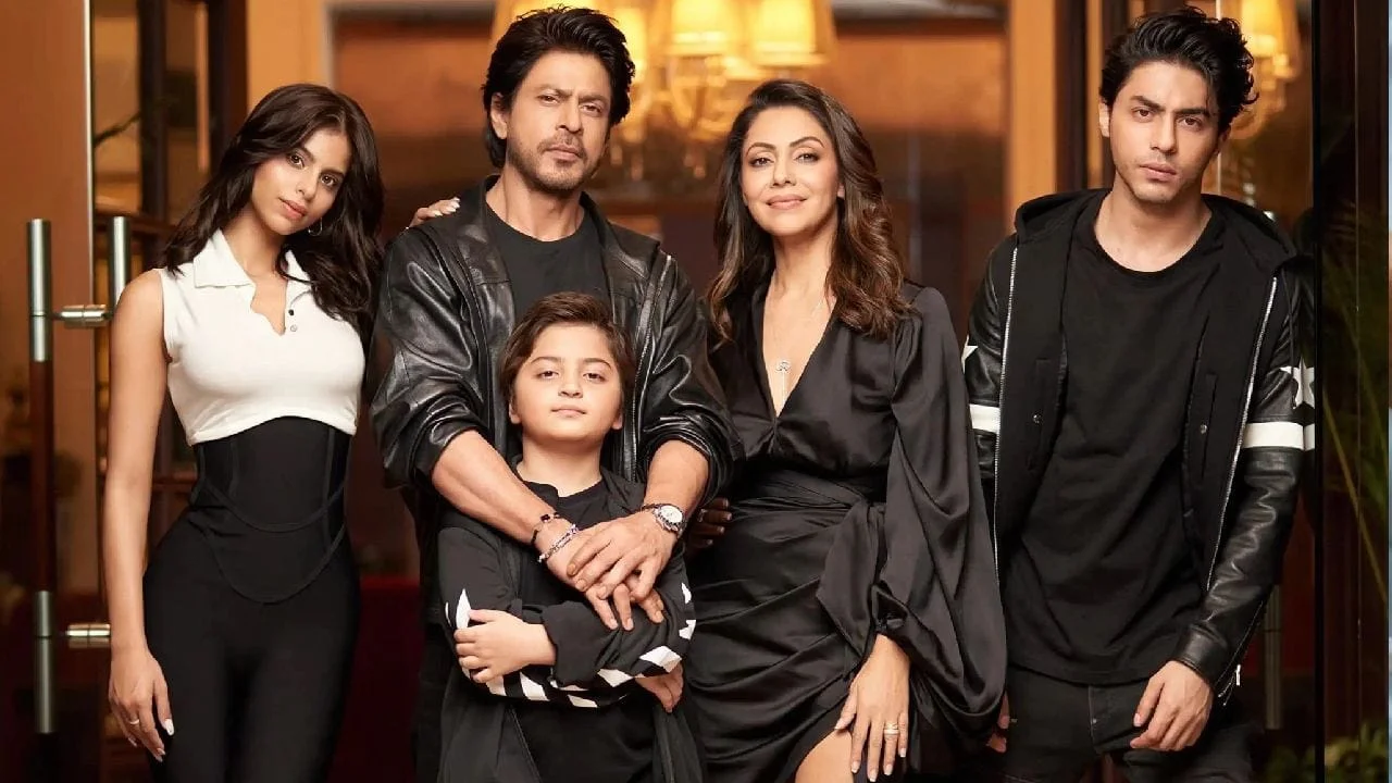 Anushka Sharma Jokes About Stealing Shah Rukh Khan's Iconic Mumbai Mansion 'Mannat'