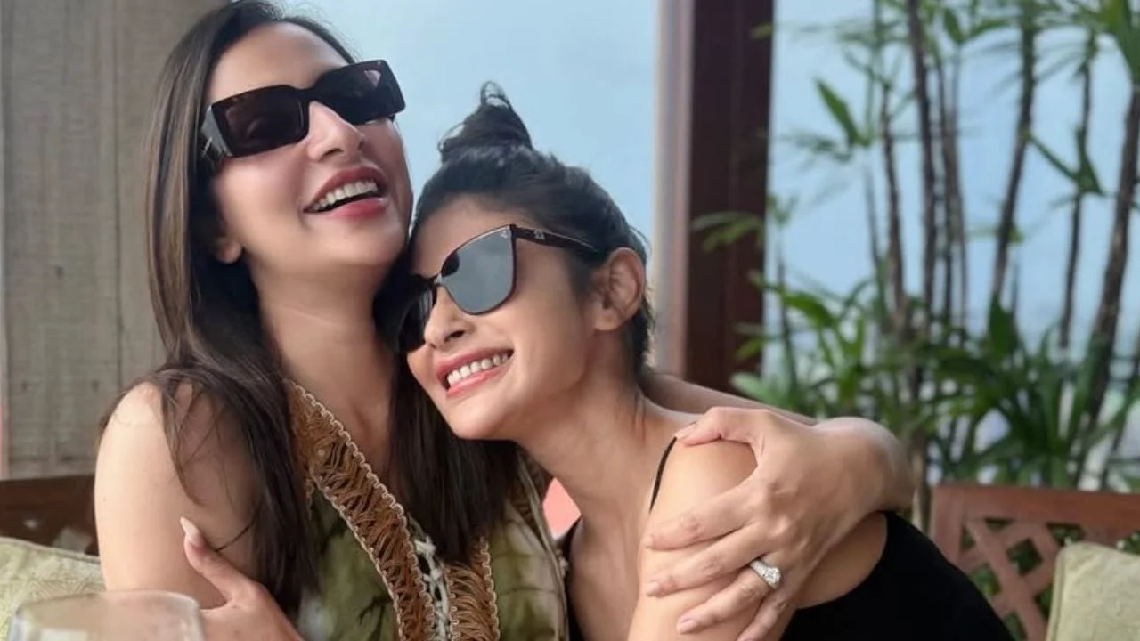 Shubhshree Ganguly Visits Mumbai to Support Actress Mouni Roy Amid Controversy Over Hand Injury