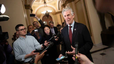 Democrats Oppose New Russia Sanctions Bill Citing Economic Impact on US Consumers
