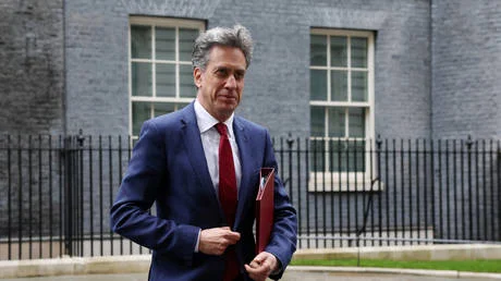 Ed Miliband Named UK Foreign Secretary Amid Controversy Over Energy Policies and Diplomatic Experience