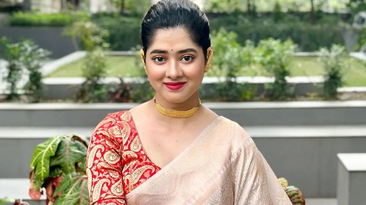 Actress Ditipriya Roy to Return to Small Screen as Goddess Durga on San Bangla Channel