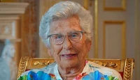 Norway's Leaders Sign Official Condolence Book for Princess Astrid at Royal Palace